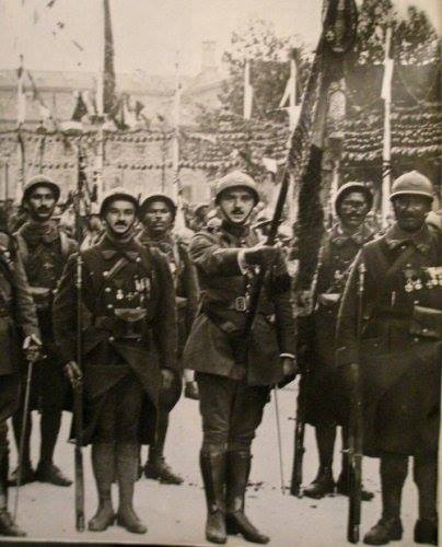 جنود جزائريين خلال  العالمية الاولى في الجيش الفرنسي في اطار التجنيد الاجباري